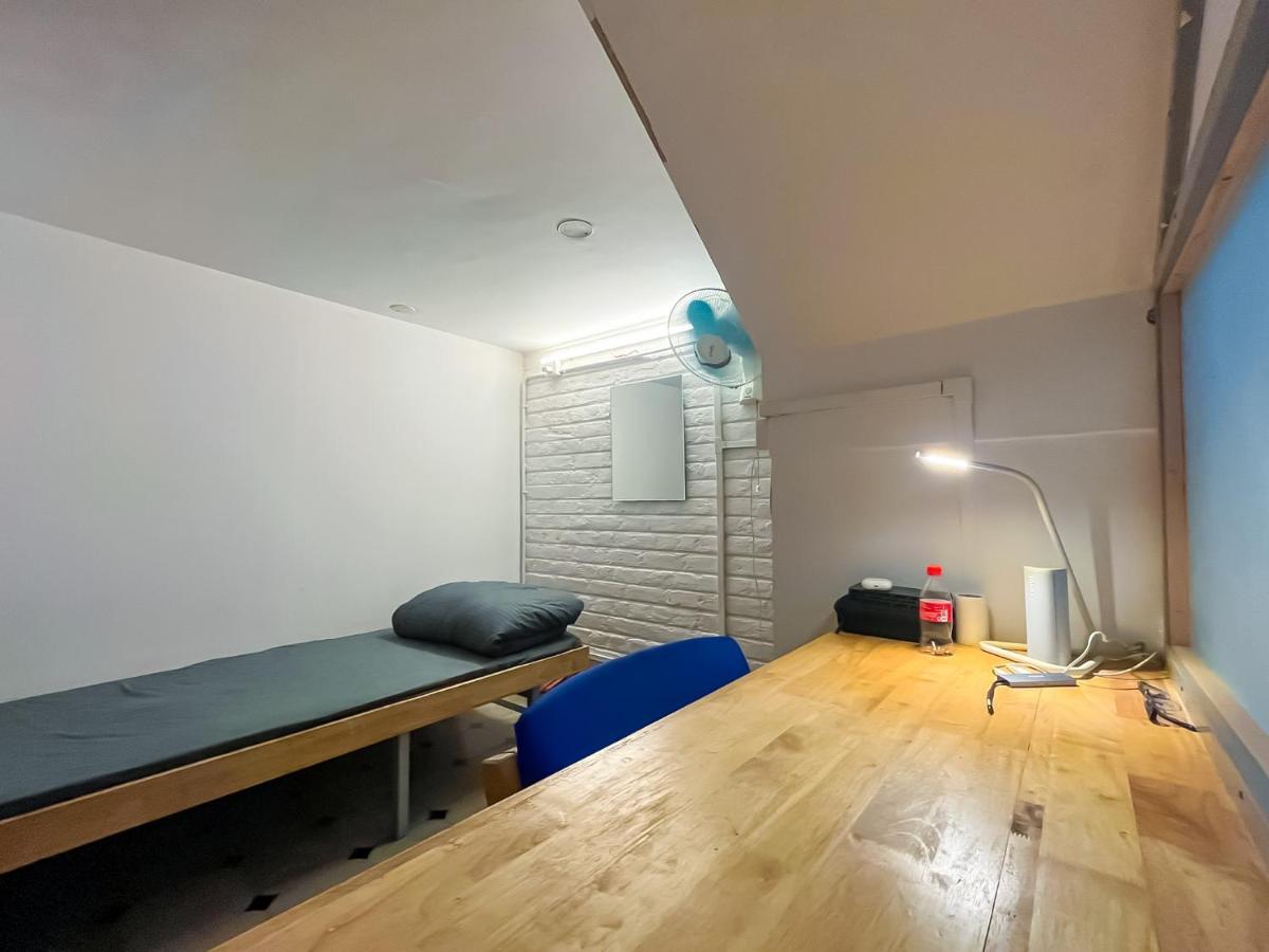 Rahees Bi Roambay - Backpacker Hostel 迈索尔 外观 照片