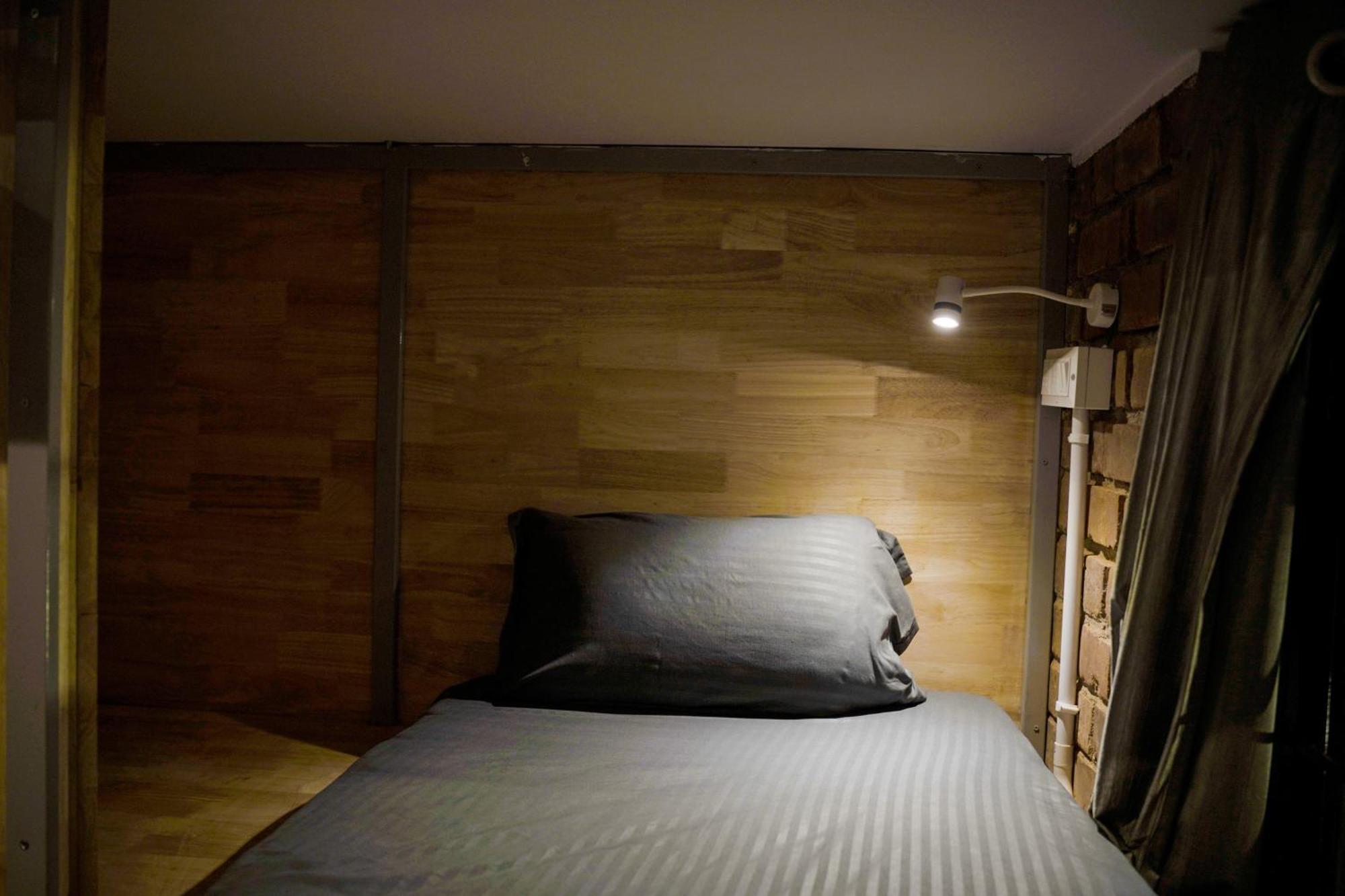 Rahees Bi Roambay - Backpacker Hostel 迈索尔 外观 照片